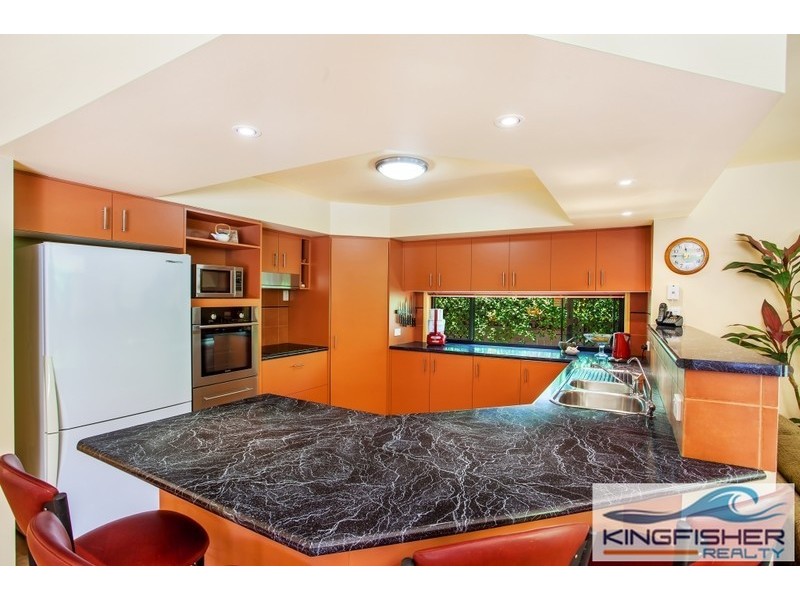 38 Sea Eagle Drive, Burleigh Waters QLD 4220