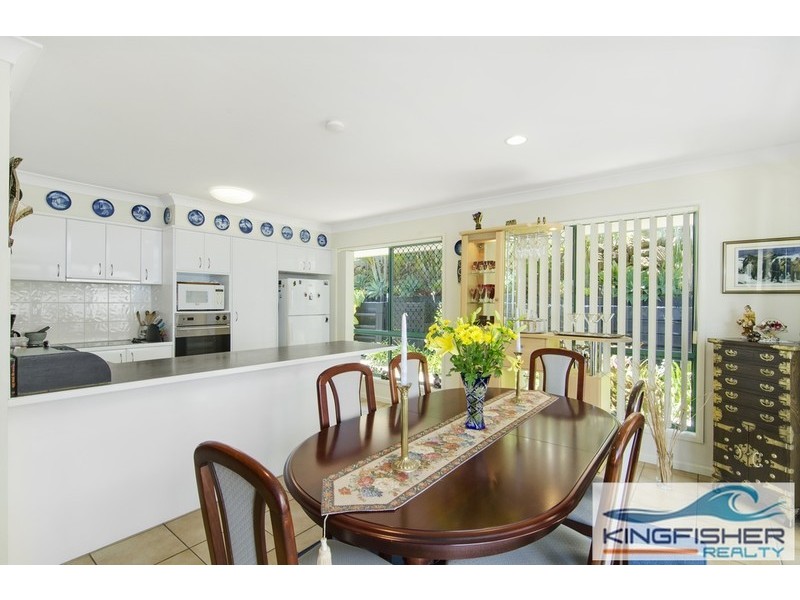 11 Casablanca Court, Burleigh Waters QLD 4220