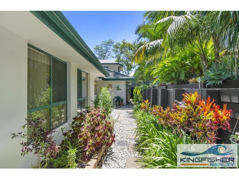 11 Casablanca Court, Burleigh Waters QLD 4220