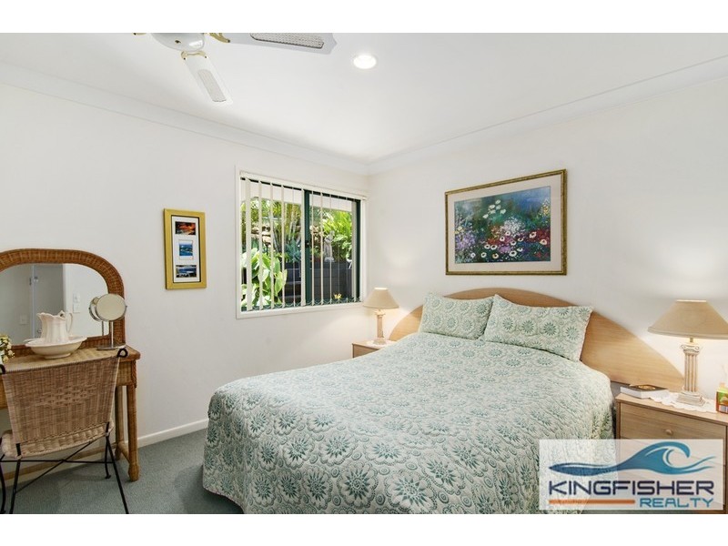 11 Casablanca Court, Burleigh Waters QLD 4220