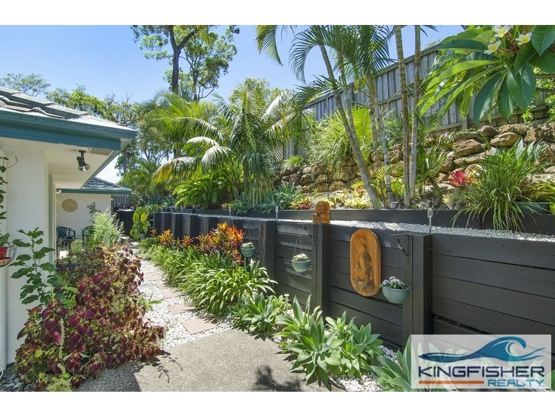 11 Casablanca Court, Burleigh Waters QLD 4220