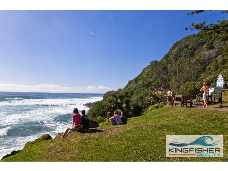 11 Casablanca Court, Burleigh Waters QLD 4220