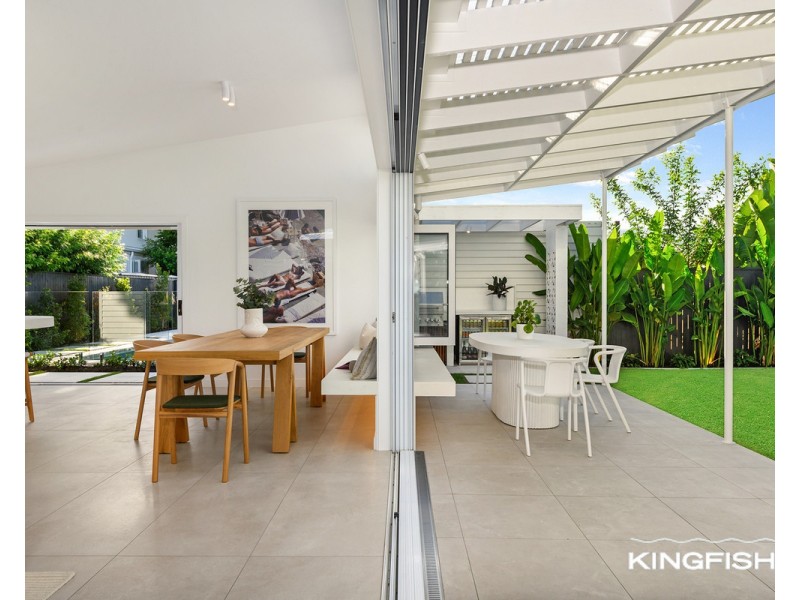 23 Savoy Drive, Broadbeach Waters QLD 4218