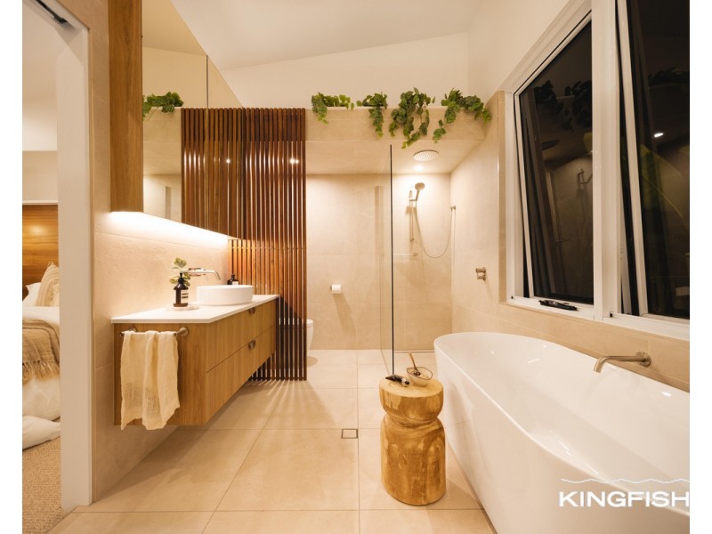 23 Savoy Drive, Broadbeach Waters QLD 4218