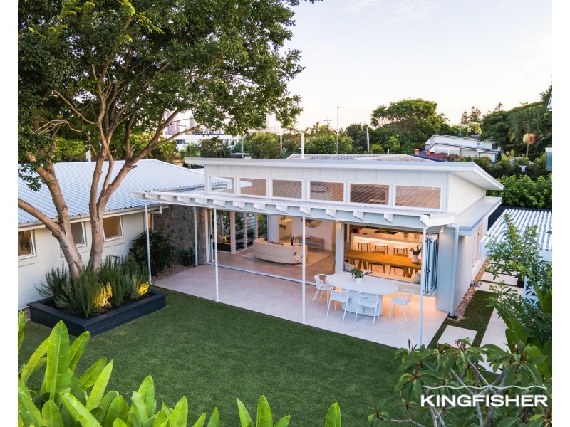 23 Savoy Drive, Broadbeach Waters QLD 4218