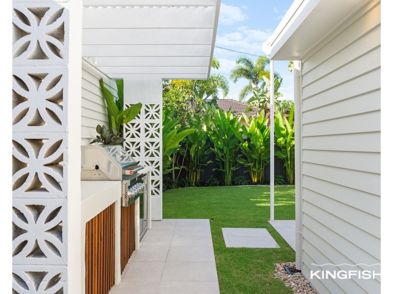 23 Savoy Drive, Broadbeach Waters QLD 4218