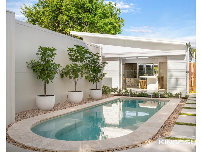 23 Savoy Drive, Broadbeach Waters QLD 4218