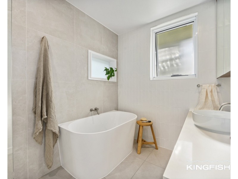 23 Savoy Drive, Broadbeach Waters QLD 4218