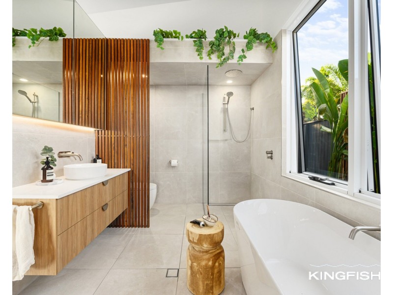 23 Savoy Drive, Broadbeach Waters QLD 4218