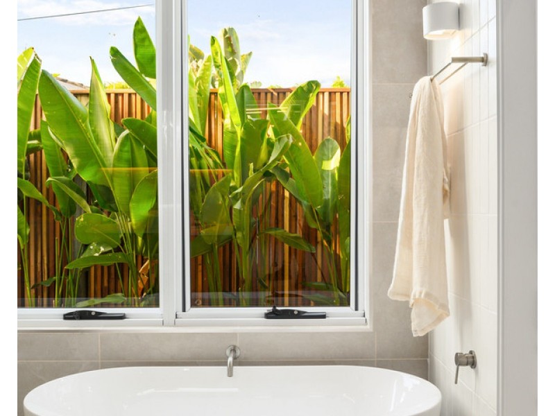 23 Savoy Drive, Broadbeach Waters QLD 4218