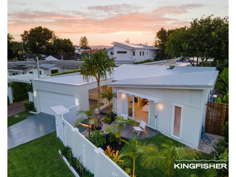 23 Savoy Drive, Broadbeach Waters QLD 4218