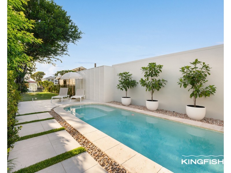 23 Savoy Drive, Broadbeach Waters QLD 4218