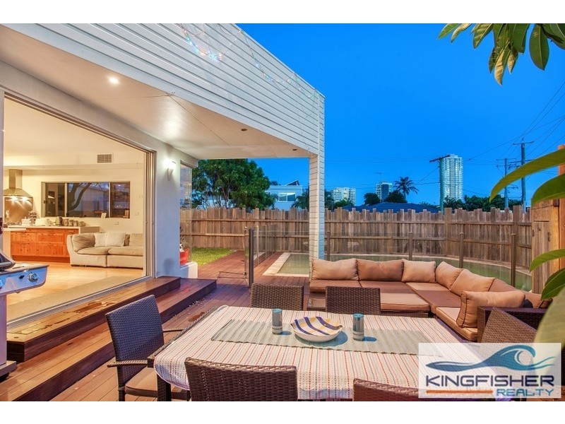 2 Joy Avenue, Burleigh Waters QLD 4220