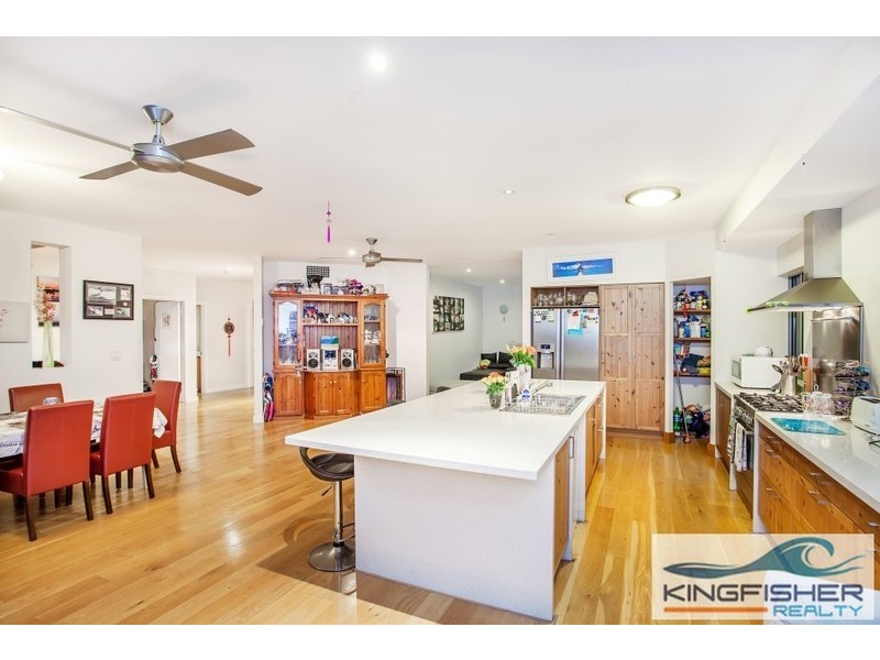 2 Joy Avenue, Burleigh Waters QLD 4220