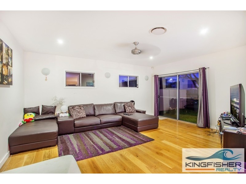 2 Joy Avenue, Burleigh Waters QLD 4220