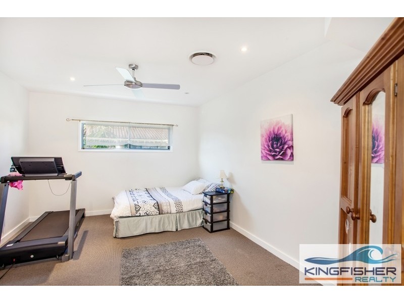 2 Joy Avenue, Burleigh Waters QLD 4220