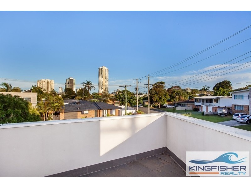 2 Joy Avenue, Burleigh Waters QLD 4220