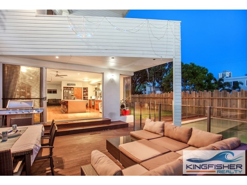 2 Joy Avenue, Burleigh Waters QLD 4220