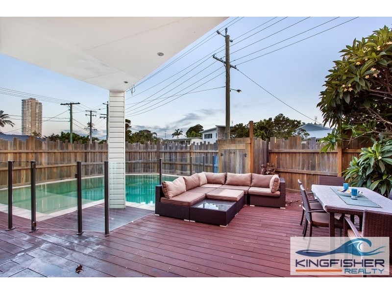 2 Joy Avenue, Burleigh Waters QLD 4220