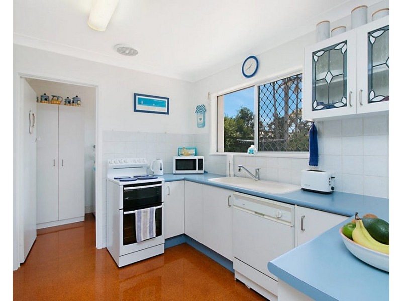 16 Lesley Avenue, Miami QLD 4220