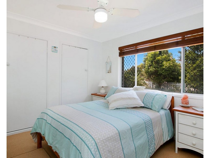 16 Lesley Avenue, Miami QLD 4220