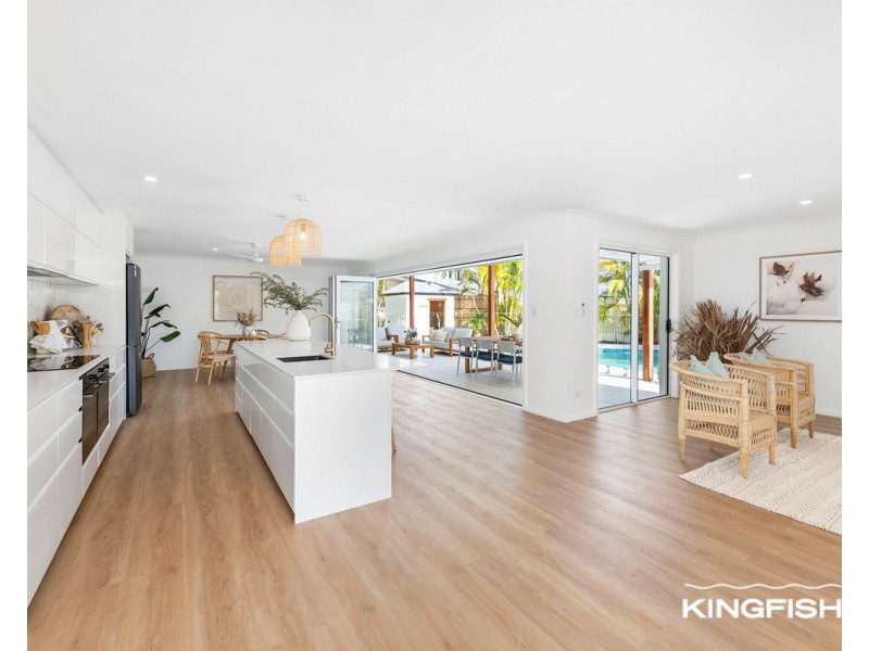 11 Courser Court, Burleigh Waters QLD 4220