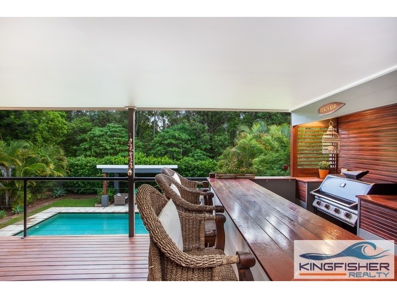 142 Acanthus Avenue, Burleigh Waters QLD 4220