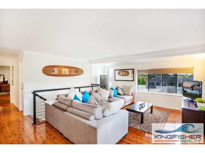 142 Acanthus Avenue, Burleigh Waters QLD 4220