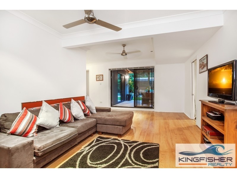 142 Acanthus Avenue, Burleigh Waters QLD 4220