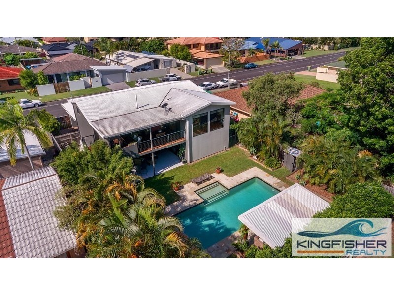 142 Acanthus Avenue, Burleigh Waters QLD 4220