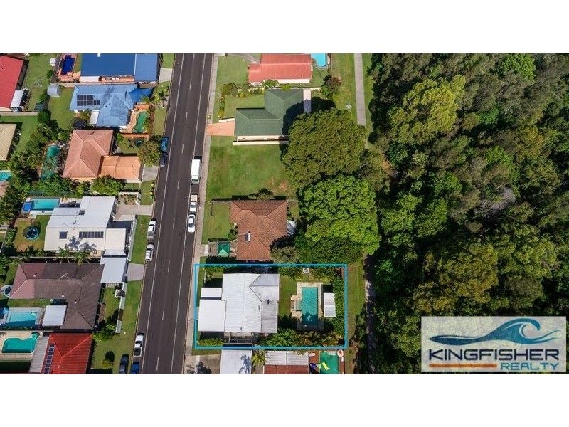 142 Acanthus Avenue, Burleigh Waters QLD 4220