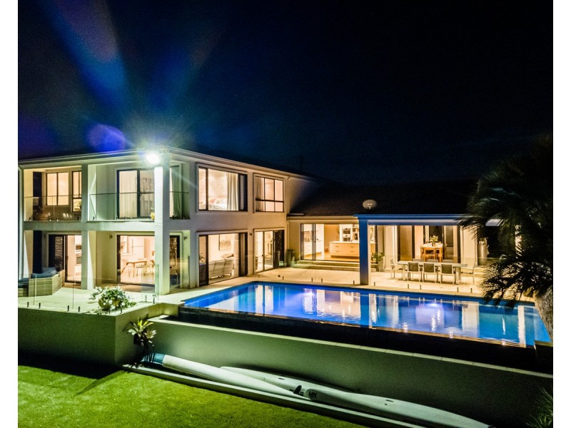 62 Burleigh Street, Burleigh Waters QLD 4220