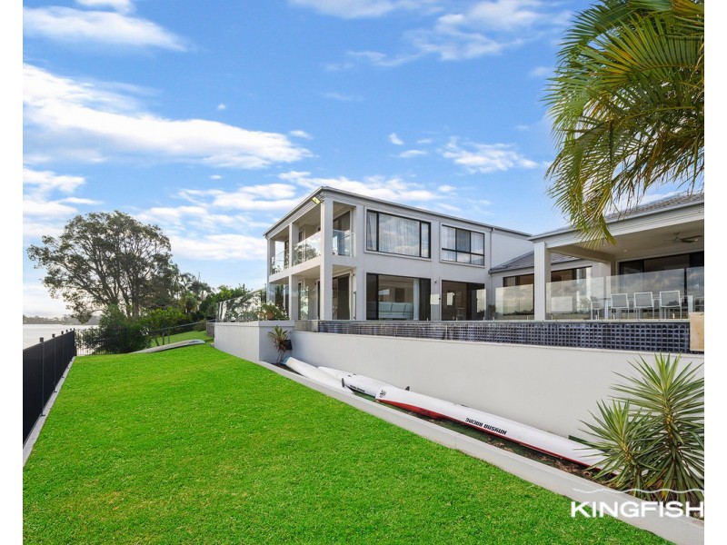 62 Burleigh Street, Burleigh Waters QLD 4220