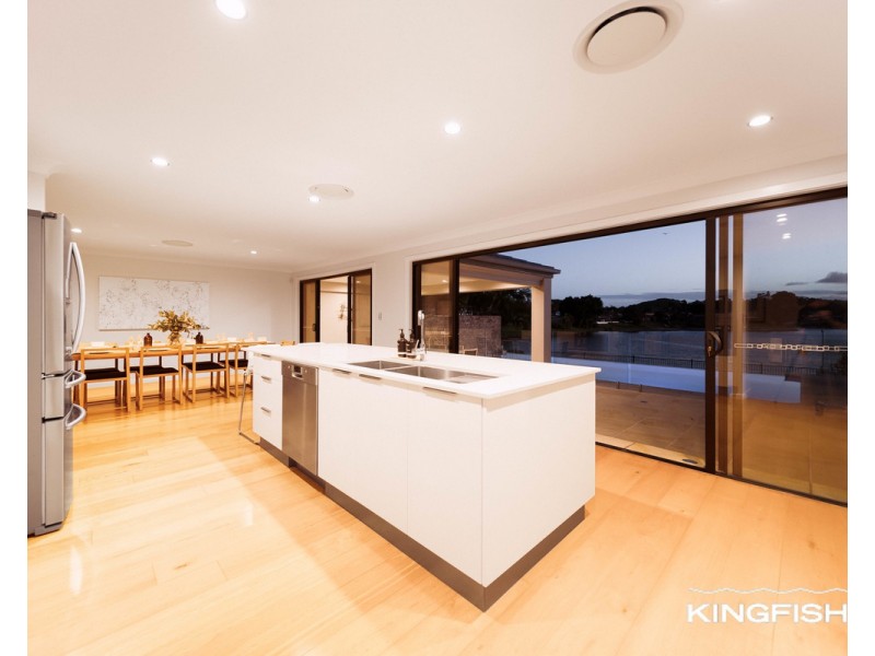 62 Burleigh Street, Burleigh Waters QLD 4220