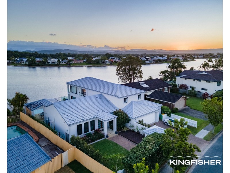 62 Burleigh Street, Burleigh Waters QLD 4220