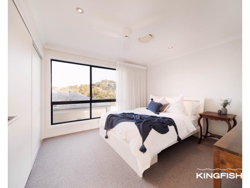 62 Burleigh Street, Burleigh Waters QLD 4220