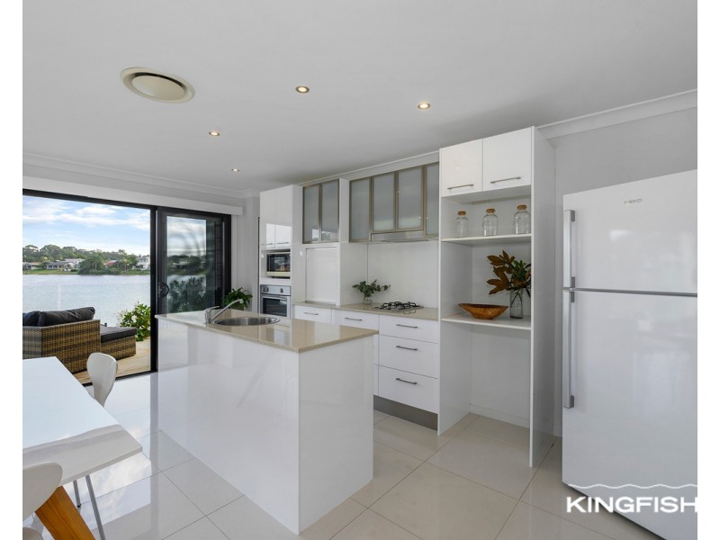 62 Burleigh Street, Burleigh Waters QLD 4220