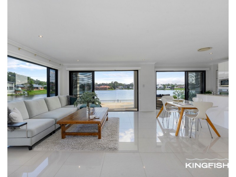 62 Burleigh Street, Burleigh Waters QLD 4220