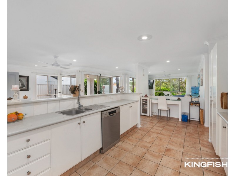 18 Rainbird Close, Burleigh Waters QLD 4220