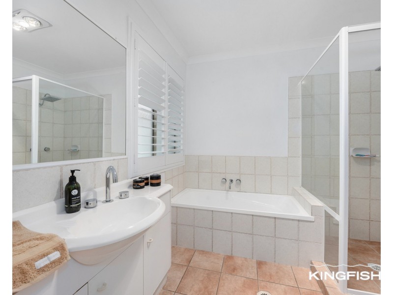 18 Rainbird Close, Burleigh Waters QLD 4220