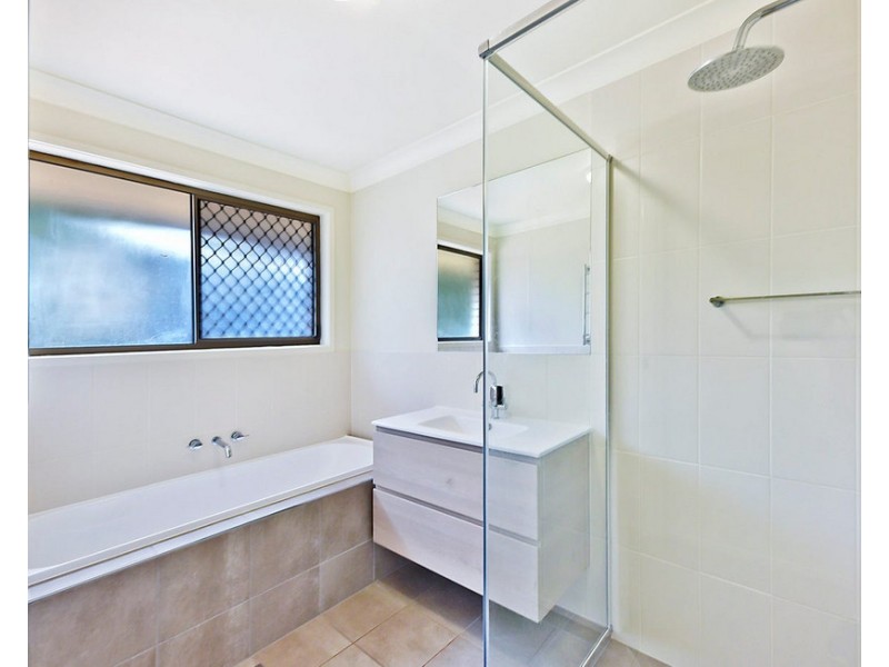 21 Egret Avenue, Burleigh Waters QLD 4220