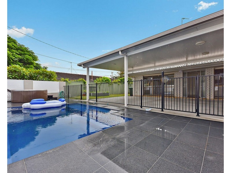21 Egret Avenue, Burleigh Waters QLD 4220