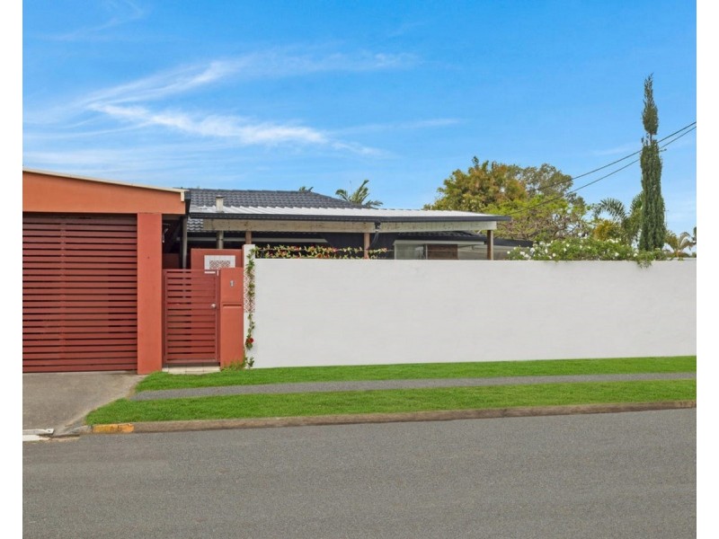 1/15 Adams Avenue, Miami QLD 4220