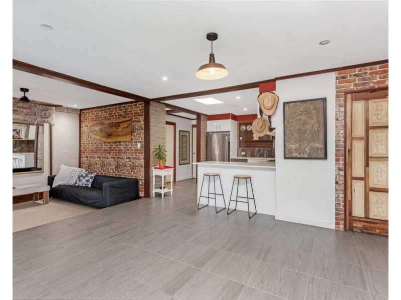 1/15 Adams Avenue, Miami QLD 4220