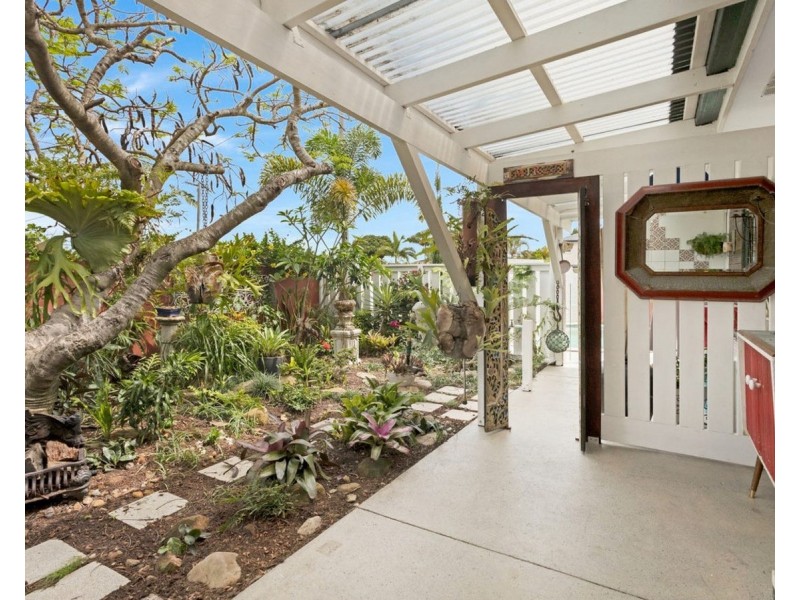 1/15 Adams Avenue, Miami QLD 4220