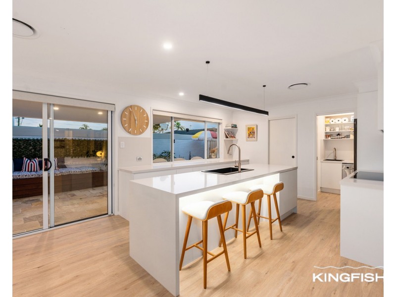 18 Furlong Street, Broadbeach Waters QLD 4218