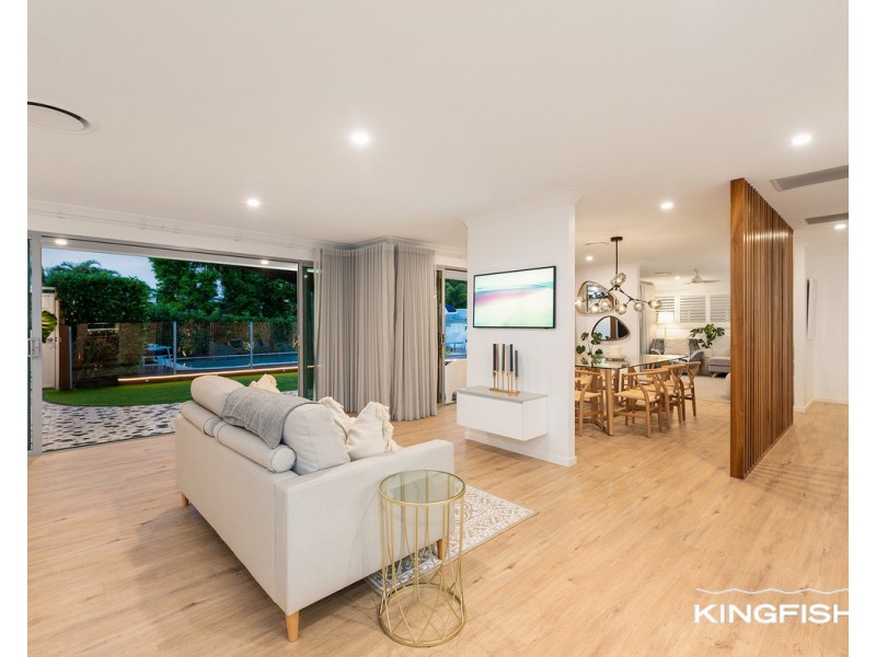 18 Furlong Street, Broadbeach Waters QLD 4218