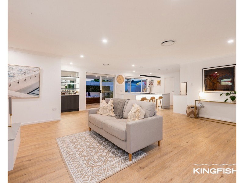 18 Furlong Street, Broadbeach Waters QLD 4218