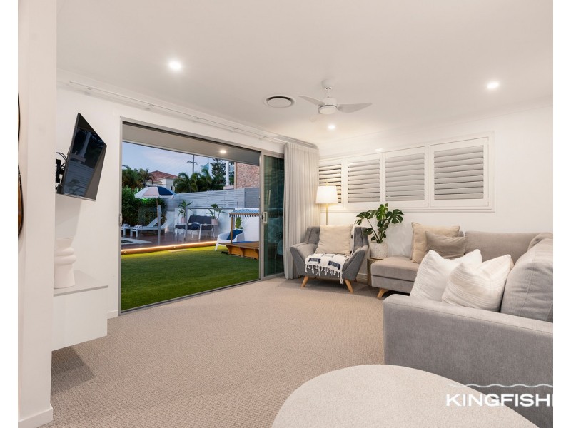 18 Furlong Street, Broadbeach Waters QLD 4218