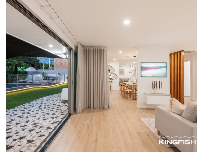 18 Furlong Street, Broadbeach Waters QLD 4218